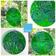 Load image into Gallery viewer, GREEN TRISKELION SUNCATCHER | Light Catcher | Garden Round Hanging Ornament Suncatcher | Feng Shui | Triskelion Motif | Suncatchers | Light Catchers
