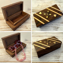 Load image into Gallery viewer, Rosewood Floral Heart Inlaid Trinket Box, Handmade Wooden Keepsake Box with Brass & Mango Wood Inlay, Jewellery Storage Box for Rings, Earrings, Cufflinks & Small Treasures, 10 x 5 x 3 cm