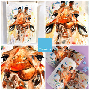 Giraffe Tea Towel | 100% Cotton | Large kitchen towel for drying| Hand towel with Giraffe | Giraffe themed gift | Animal house Gift | Cotton tea towel | 70 cm x 50 cm