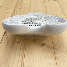 Load image into Gallery viewer, Angel Wings Memorial Ornament: Textured, Detailed Love Heart Plaque for Mum's Garden/Grave