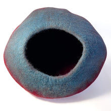 Load image into Gallery viewer, Handmade Felt Cat Cave Bed, cozy wool cat pod, dome-shaped covered cat bed for indoor cats
