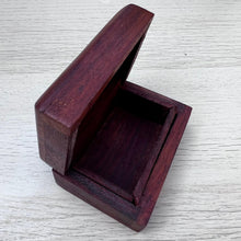 Load image into Gallery viewer, Wooden trinket box with Eye of Horas design on lid | Keepsake Box | Ring box |Dice Box