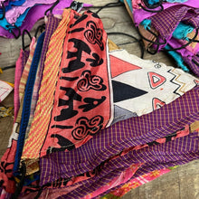 Load image into Gallery viewer, Bunting- Pink Colours