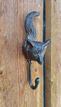 Load and play video in Gallery viewer, Sturdy Wall Mounted Cast Iron Fox Head Hook Hanger for Hat, Coat, Clothes - Ideal for Kitchen, Bathroom, Bedroom, Office
