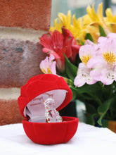 Load image into Gallery viewer, Glass bear in gift box for a special mum through and through