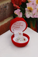 Load image into Gallery viewer, Glass bear in gift box for a special mum through and through