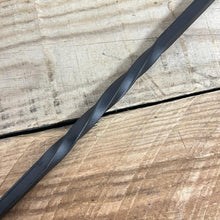 Load image into Gallery viewer, Traditional twist handle cast iron toasting fork