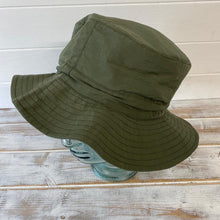 Load image into Gallery viewer, COUNTRY GREEN 58CM SHOWERPROOF BRIMMED TRILBY BUCKET STYLE HAT | Water-Repellent Bucket style Hat | 100% cotton | lightweight and breathable |foldable | Elasticated toggle for adjustable size