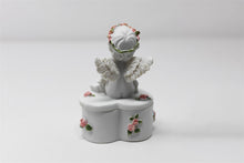 Load image into Gallery viewer, Beautiful ceramic Angel Cherub figurine ornament trinket box / perfect gift for Mum/ Mothers / Grandma / Sister / Grave Memorial / Gifts for the home / living room / home décor