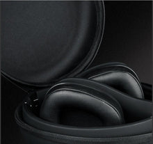 Load image into Gallery viewer, Veho 𝗛𝗔𝗥𝗗𝗦𝗛𝗘𝗟𝗟 𝗛𝗘𝗔𝗗𝗣𝗛𝗢𝗡𝗘 𝗖𝗔𝗥𝗥𝗬 𝗖𝗔𝗦𝗘 – Protective Storage for Foldable Headphones and Accessories
