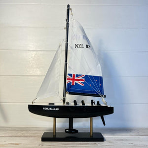 NEW ZEALAND AMERICAS CUP MODEL YACHT | Sailing | Yacht | Boats | Models | Sailing Nautical Gift | Sailing Ornaments | Yacht on Stand | 33cm (H) x 21cm (L) x 4cm (W)