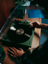 Load image into Gallery viewer, The Majority Stylo Bluetooth Turntable – Racing Green, Refurbished
