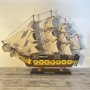 HMS Victory Model: Nelson's Iconic Flagship - Perfect Replica - Collector's Item | 46cm (H)