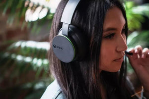 Microsoft Wireless Xbox Series S & X Headset | Surround yourself with spatial sound technologies | Stereo | Comfortable design