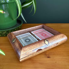 Load image into Gallery viewer, 𝗟𝗨𝗫𝗨𝗥𝗬 𝗪𝗢𝗢𝗗𝗘𝗡 𝗣𝗟𝗔𝗬𝗜𝗡𝗚 𝗖𝗔𝗥𝗗 𝗕𝗢𝗫 – 2 Decks, Brass Inlay, clear hinged lid
