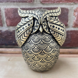 Thorness Gold-Coloured 13 cm Golden Owl Figurine -  Brilliant Gold Hue - Perfect for Home Decor