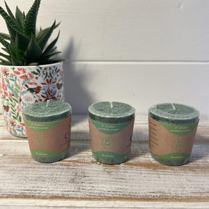 Set of 3 Heart (Green) - Chakra Candle | Standing at about 4.5 centimetres tall (1.75 inches), delicate aromas of Lavandin, Orange, and Tangerine,