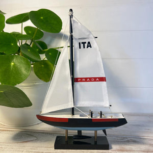 Americas Cup Model Yacht | Sailing | Yacht | Boats | Models | Sailing Nautical Gift | Sailing Ornaments | Yacht on Stand | 23cm (H) x 16cm (L) x 3cm (W)