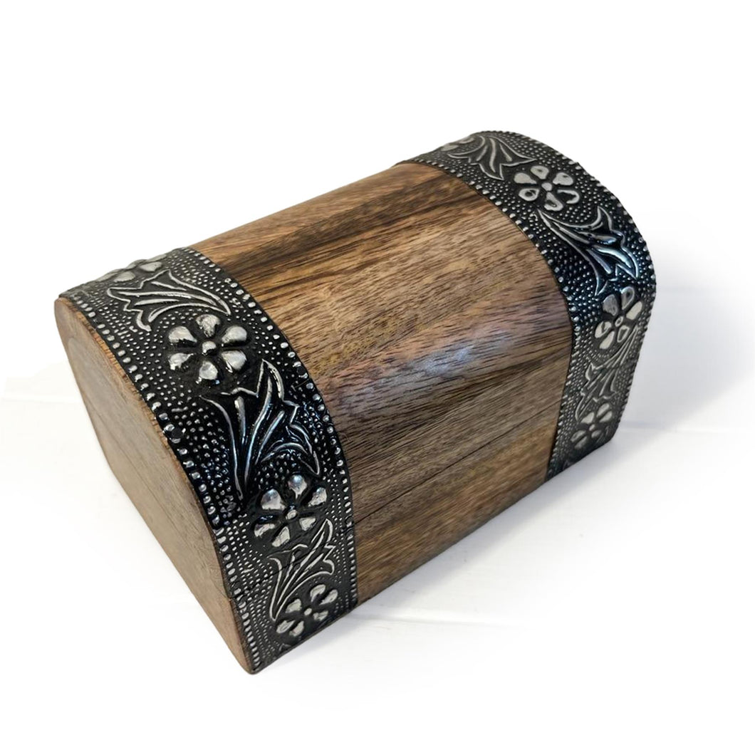 Mango Wood Treasure KeepsakeMANGO WOOD TREASURE CHEST KEEPSAKE BOX | Jewellery Box | Trinket Box | Treasure Chest | Wooden Box | Keepsake Box | Decorative Floral Embossed   Chest Box