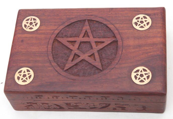Trinket Box with pentagram engraved in lid