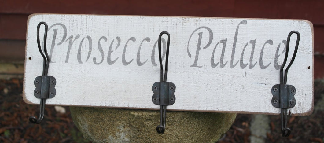Shabby chic wooden coat rack - Prosecco Palace