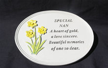 Load image into Gallery viewer, Free standing Nan daffodil memorial plaque with inspirational verse
