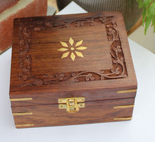 Load image into Gallery viewer, Beautifully designed flower patterned wooden gift box or keepsake box with brass clip
