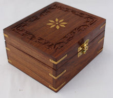 Load image into Gallery viewer, Beautifully designed flower patterned wooden gift box or keepsake box with brass clip
